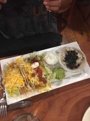 Icehouse Waterfront Restaurant