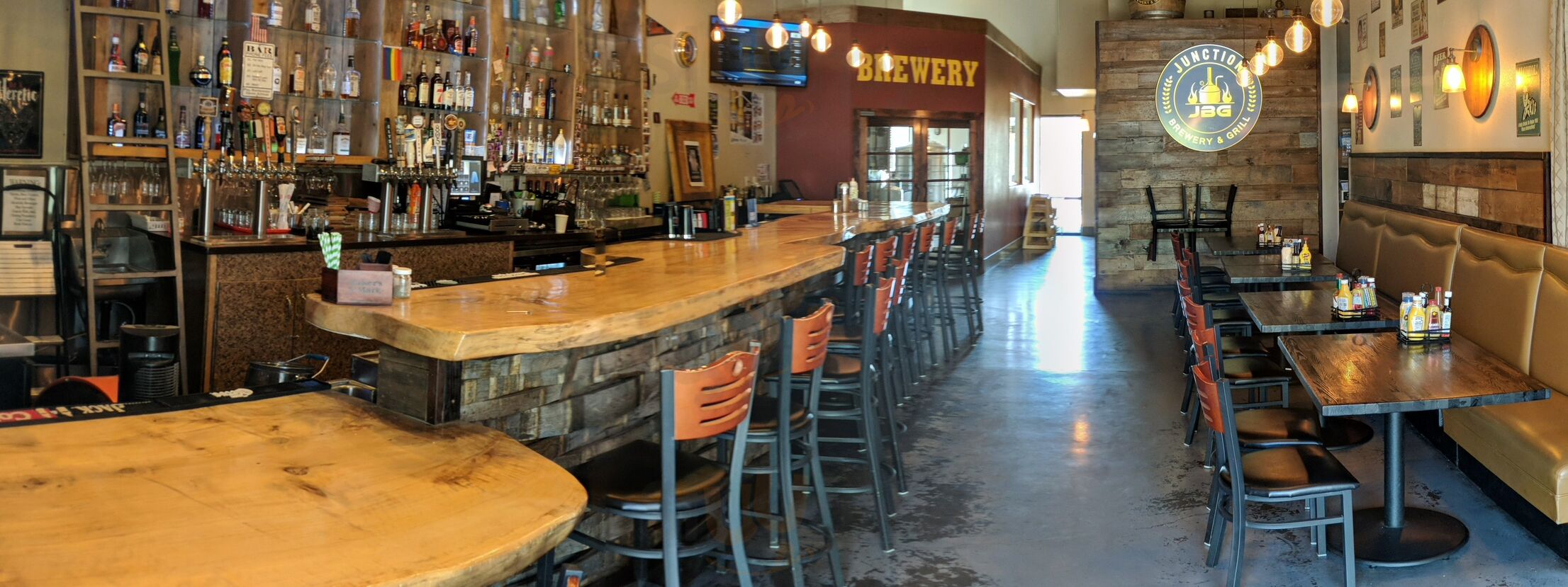 Junction Brewery And Grill