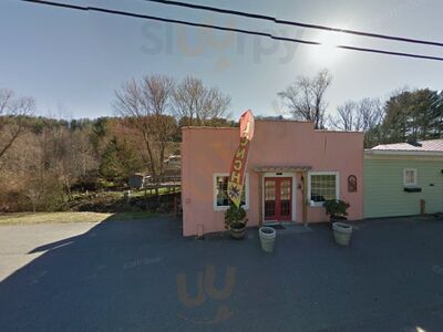 Laura's Pizzeria And Trattoria