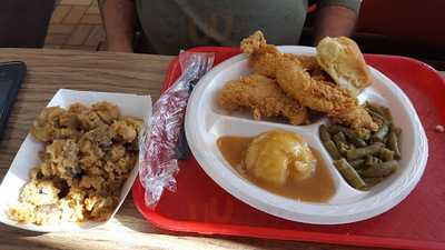 Lee's Famous Recipe Chicken