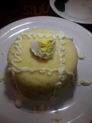 El Pollo Perucho Restaurant