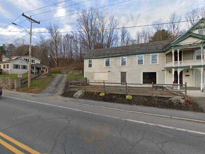 Annabelles Pub And Paint