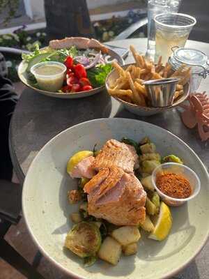 Red Allen's Bar & Grill