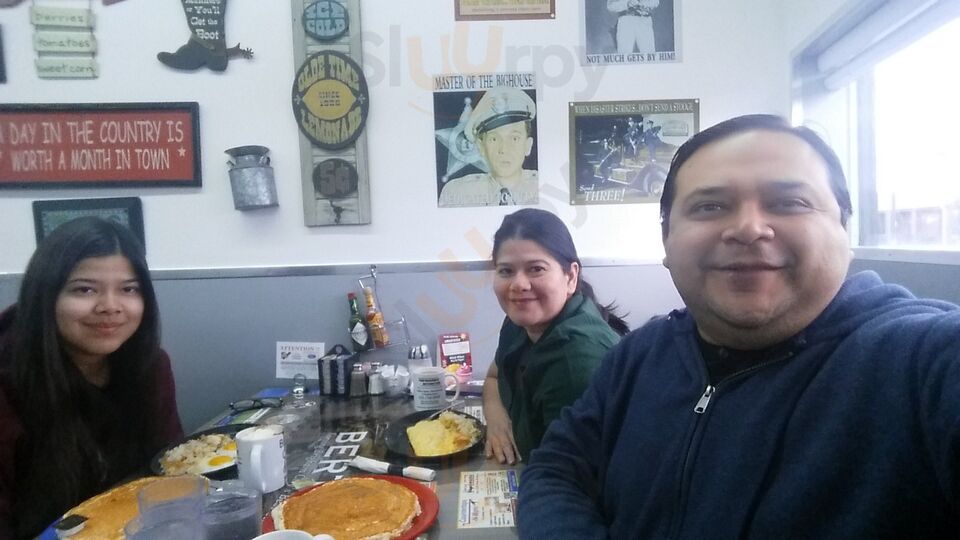 Bert's Cafe And Grill
