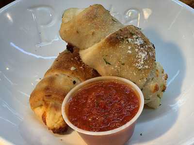 Guarino's Pizza Pasta Restaurant