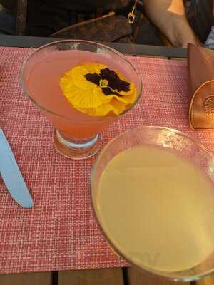 Trama's At One Willow