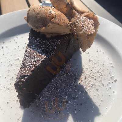 Trama's At One Willow