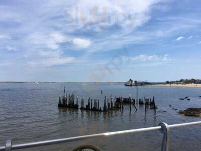 Trama's At One Willow