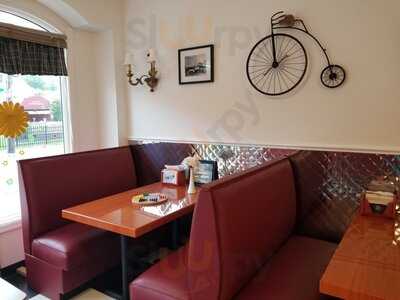 Hinlickity’s Ice Cream Parlor