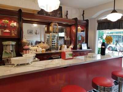 Hinlickity’s Ice Cream Parlor