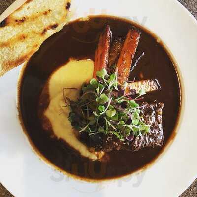 Alaina’s Ale House