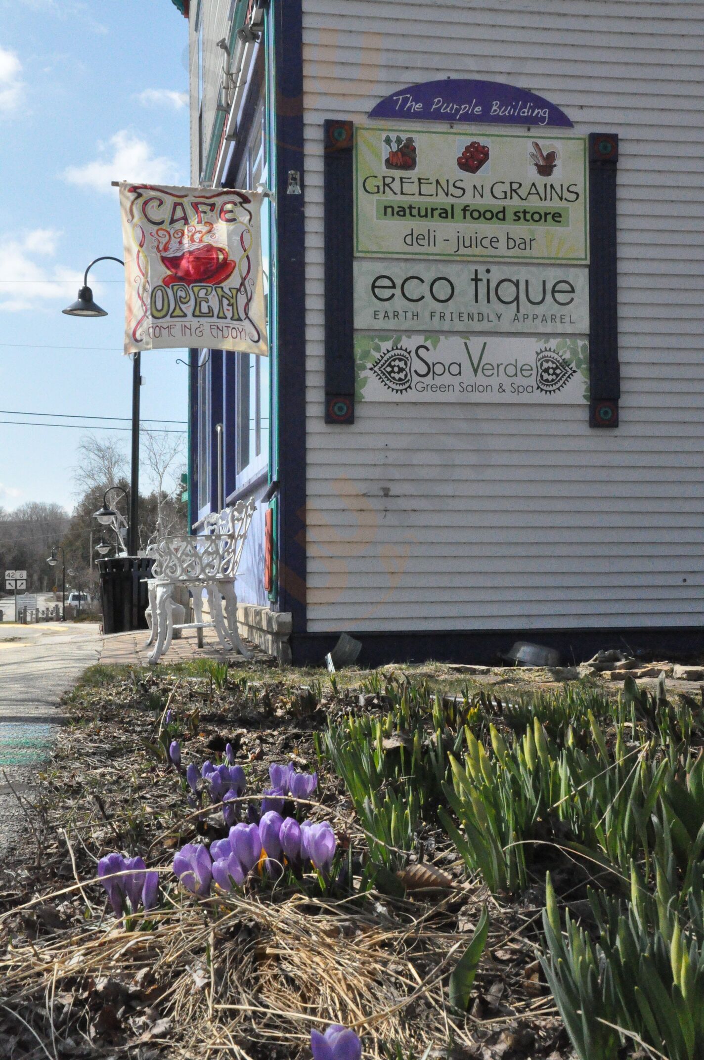 Greens N Grains Natural Foods Market & Cafe