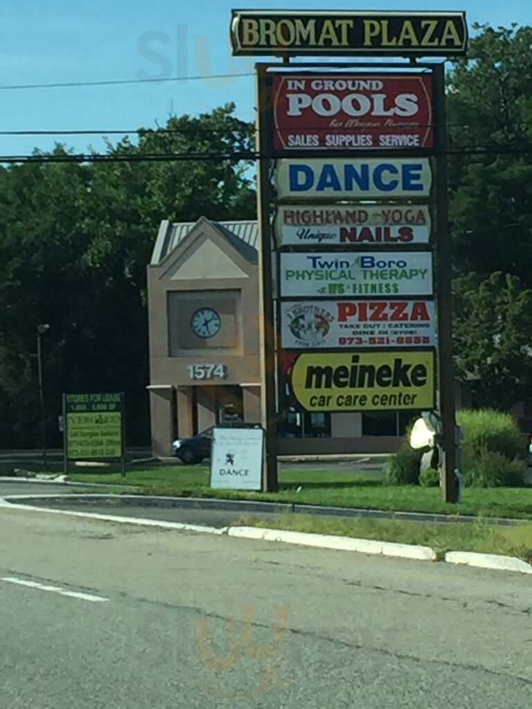 3 Brothers From Italy Pizza