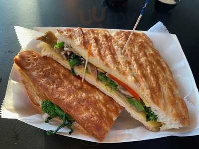 Morellis Pizza & Gyros