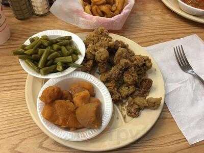 Doug Sauls Bar-b-que & Seafood