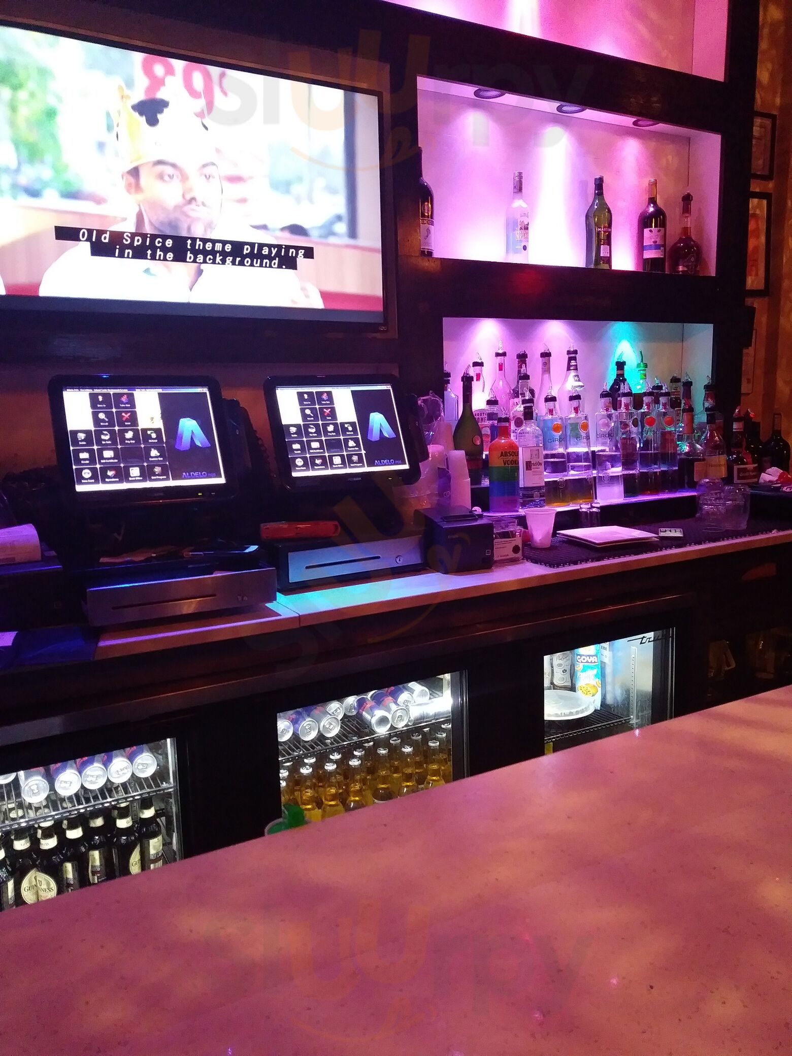 Island Taste Bar & Grill