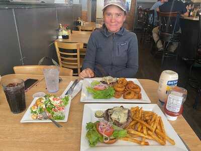 Jeffrey's Pub And Grub