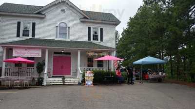 Corner Cottage/carthage Creamery