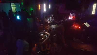 Clippers Ii Restaurant & Bar