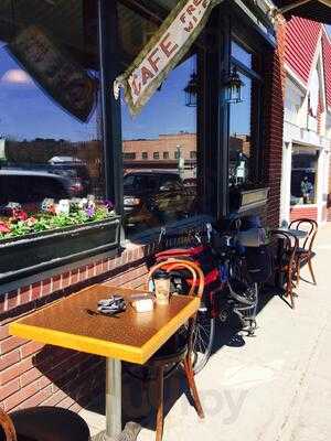 Newport Natural Market And Cafe