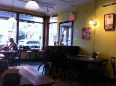 Newport Natural Market And Cafe