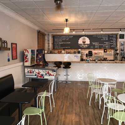 Scoops Creamery