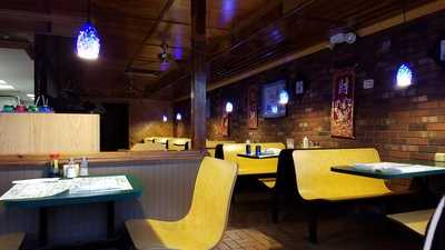 Wok And Roll Chinese Restaurant