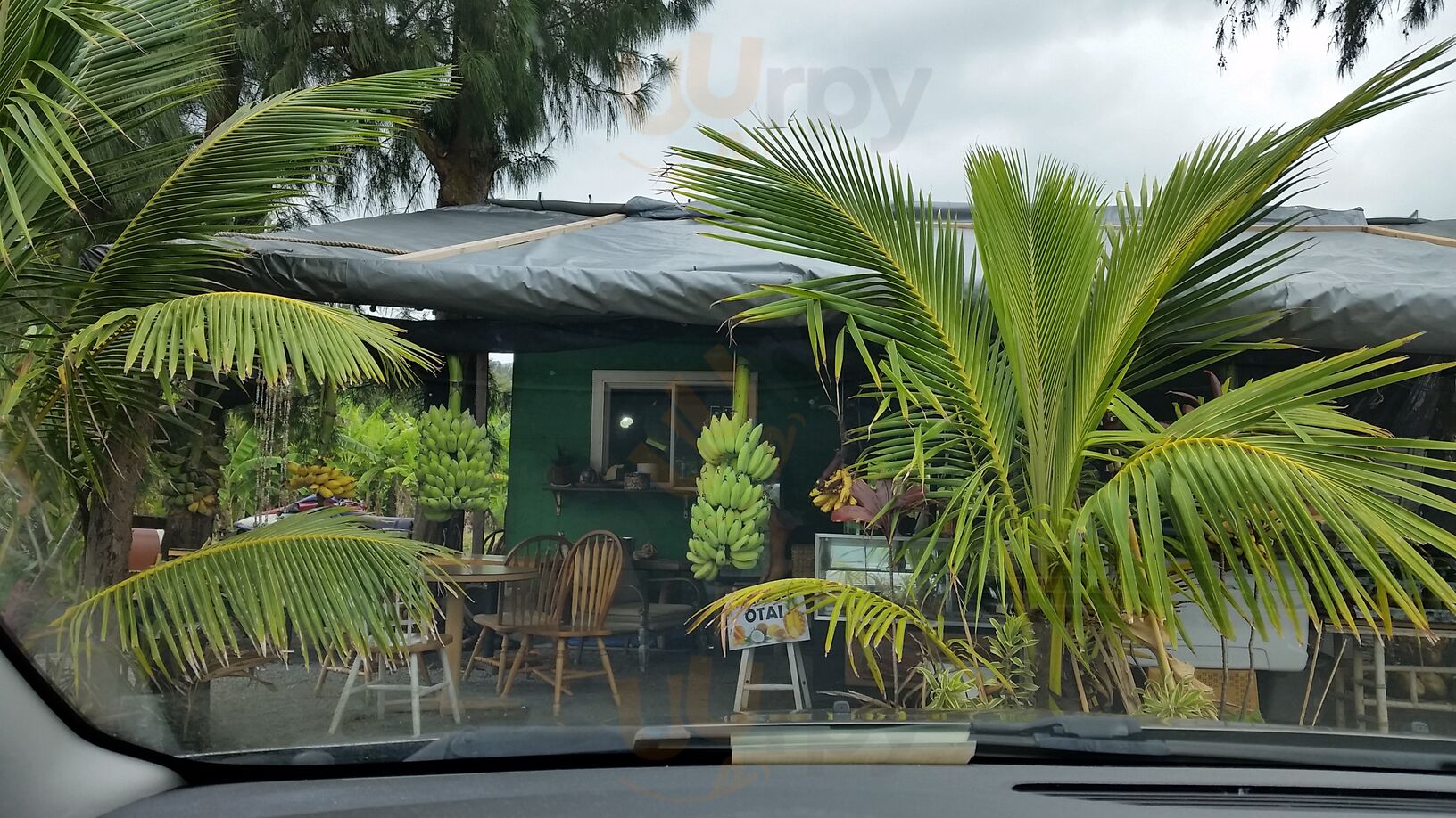 Big Mama’s Tropical Fruit And Drinks