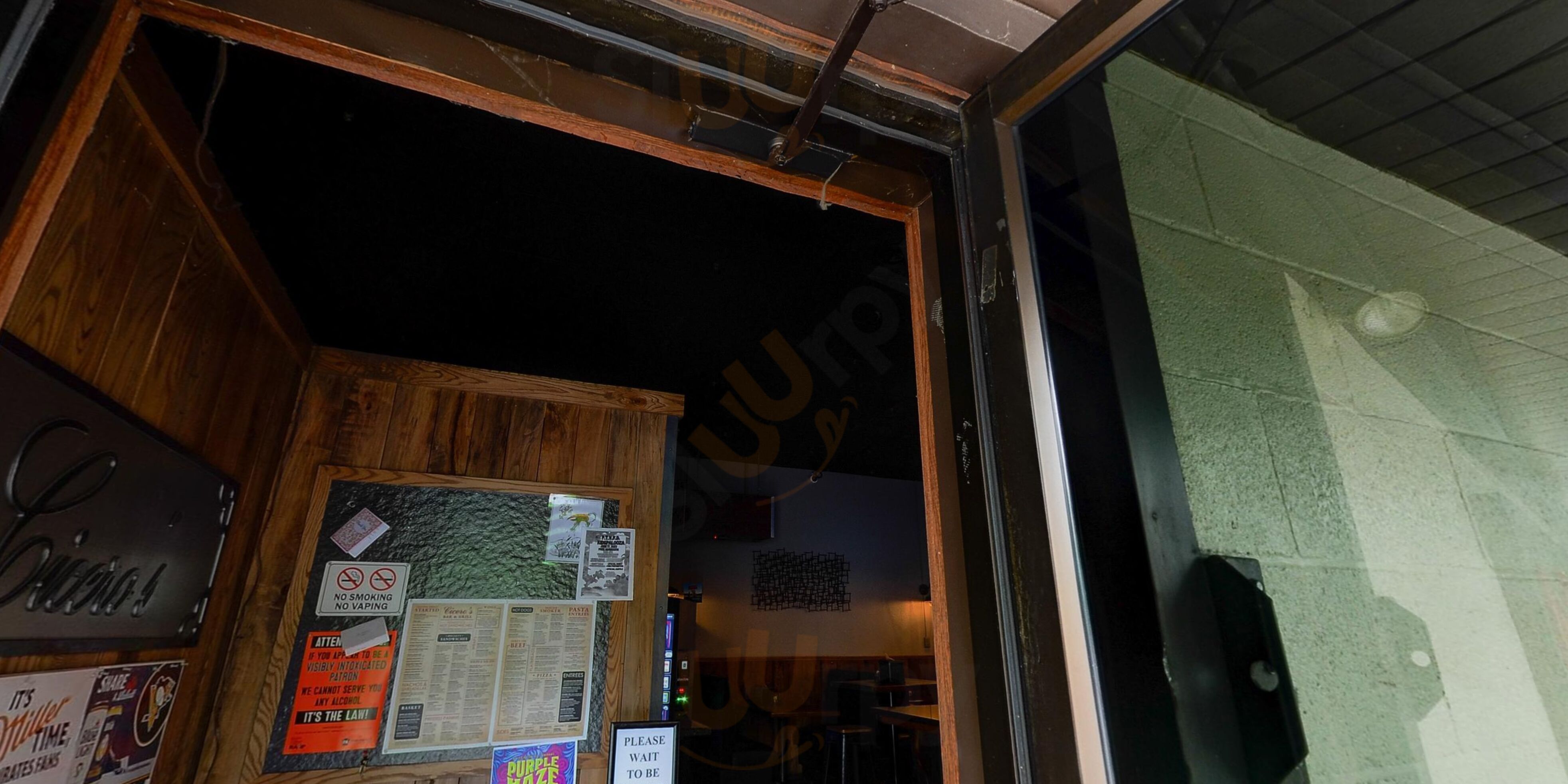 Ciceros Bar And Grill