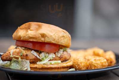 Fabiano's River House Bar & Grill