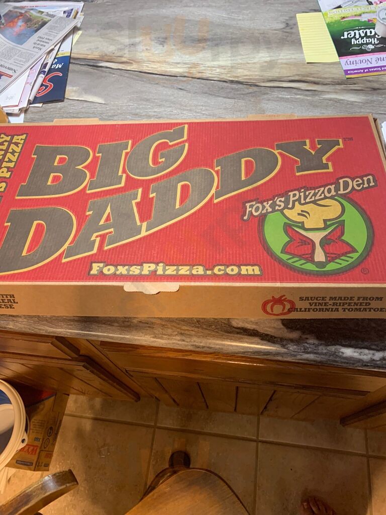Fox's Pizza Den