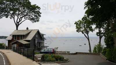 Mermaid Cafe At Sea Cliff Beach