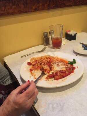 Charlie's Italian Restaurant & Pizzeria