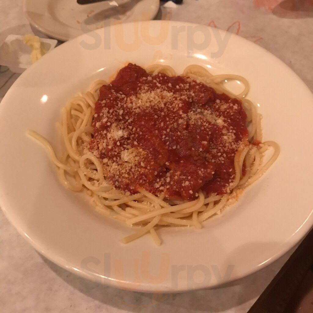Charlie's Italian Restaurant & Pizzeria