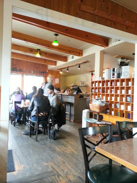 Freeland Cafe And Lounge