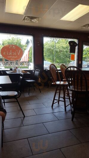 Vicki's Family Diner