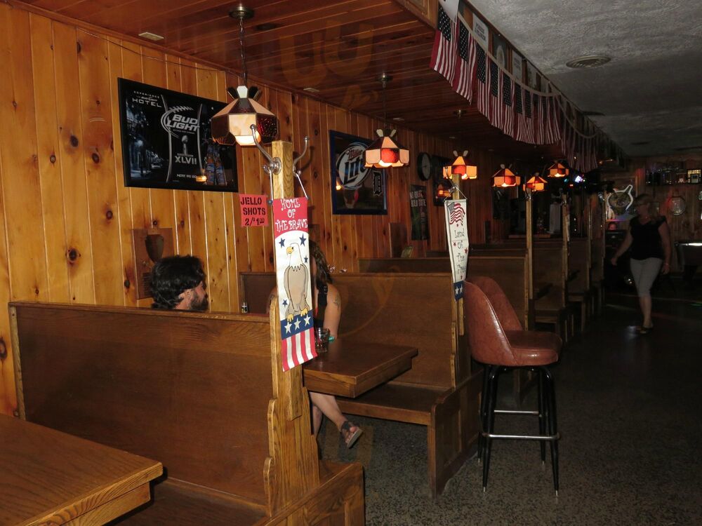 Paradise Bar And Grill