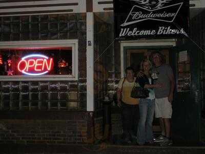 Paradise Bar And Grill