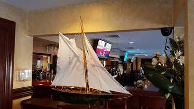 Lake View Restaurant & Bar