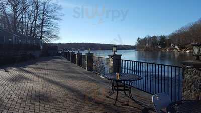 Lake View Restaurant & Bar