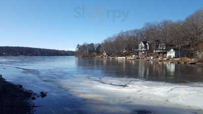 Lake View Restaurant & Bar