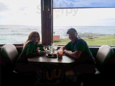 Adobe Restaurant And Lounge