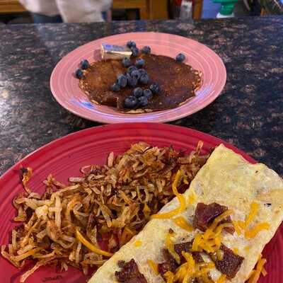 Nora's Fish Creek Inn