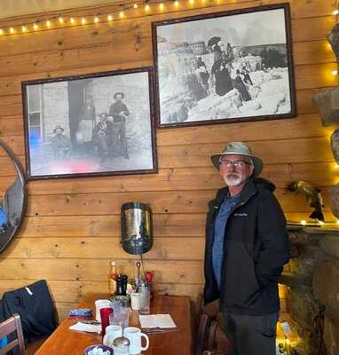 Nora's Fish Creek Inn