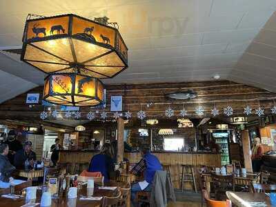 Nora's Fish Creek Inn