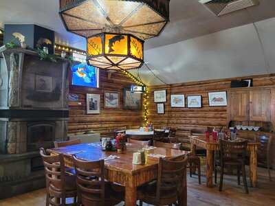 Nora's Fish Creek Inn