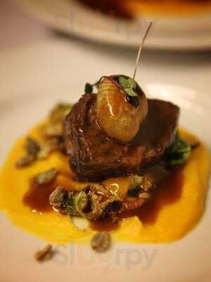 Bradley's Pub & Grille