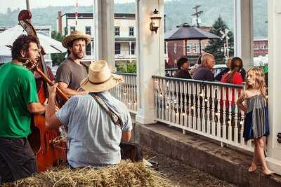 Western Bar, Supper Club & Inn