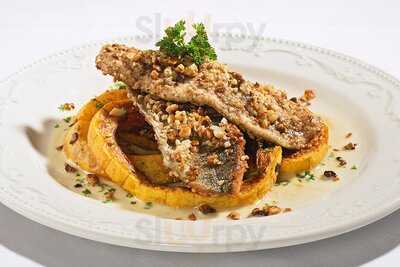 Western Bar, Supper Club & Inn