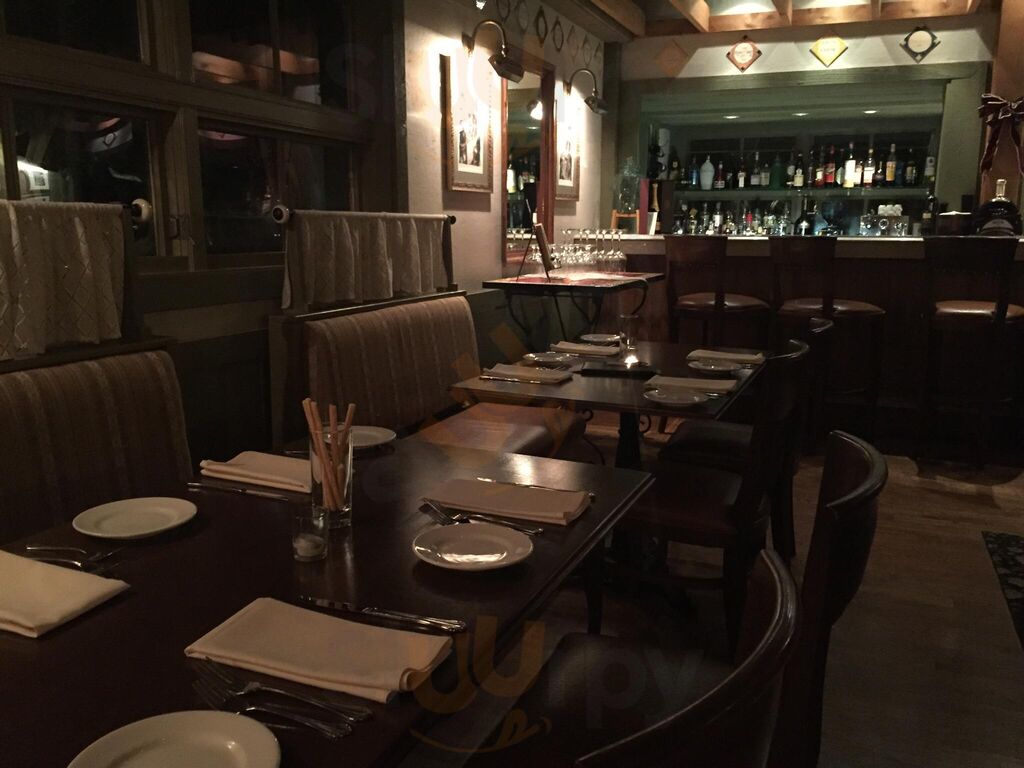 Nonna's Tavern
